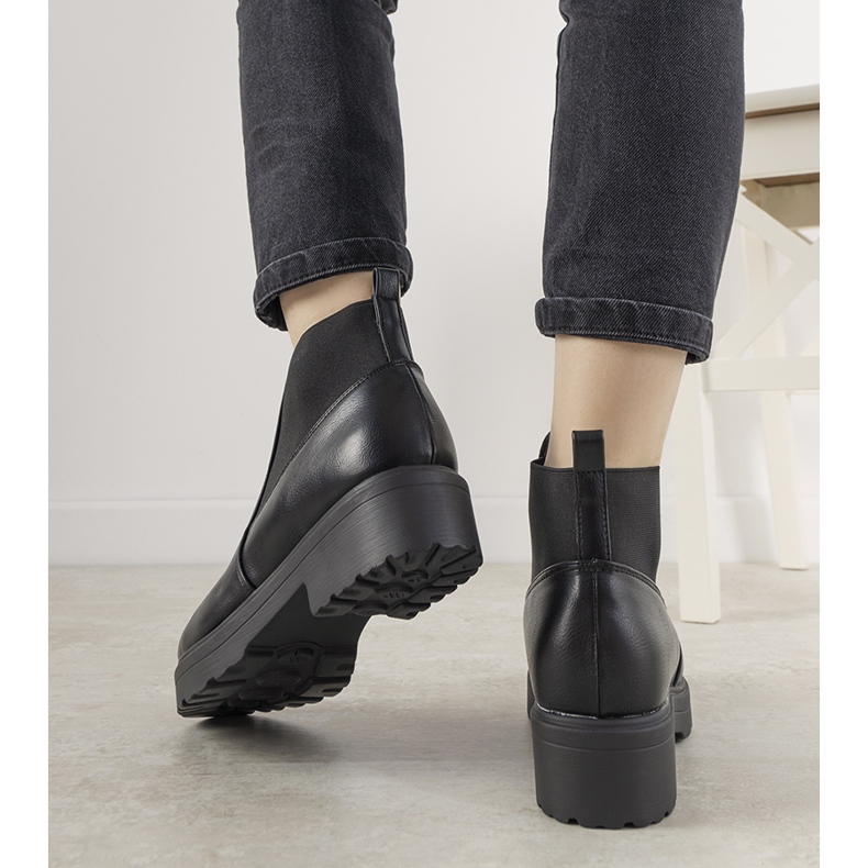 Klasszikus fekete csizma rugalmas Santacruzzal 1