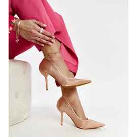 Világos rózsaszín magas sarkú pumpák a Liena márkától 1