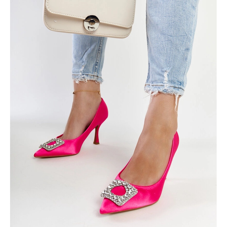 Rózsaszín magassarkú szatén bevonattal és Clemente strasszokkal 1