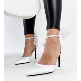 Ilaysa fehér magassarkú masnival 1