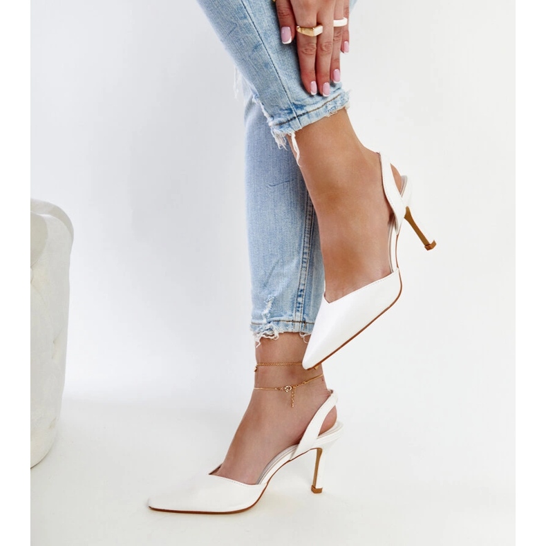 Fehér nyitott sarkú Fontanile magassarkú 1