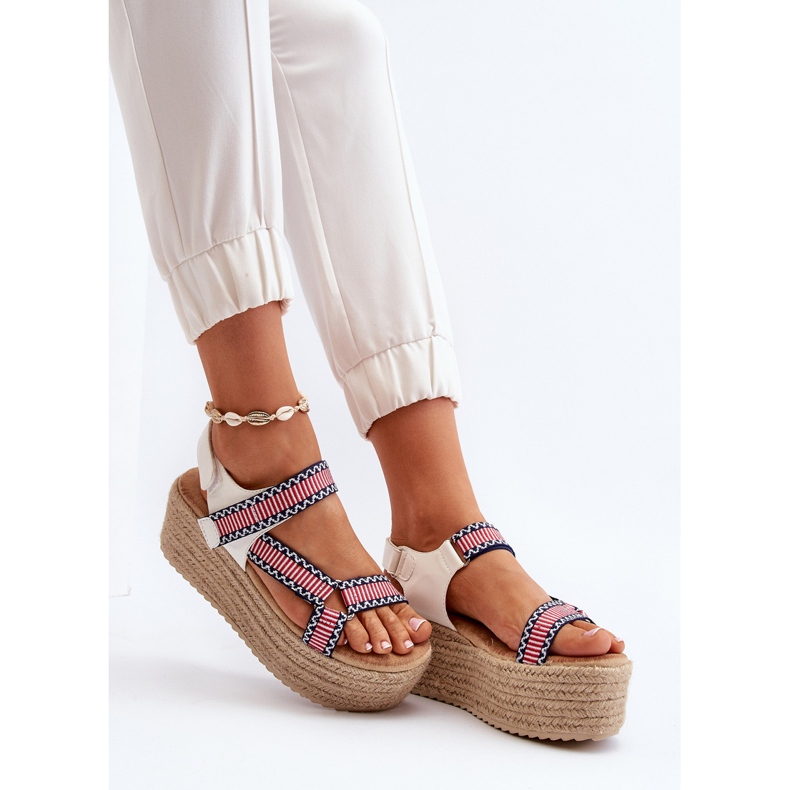 Női szandál fonott masszív talpon, fehér Luminea 1