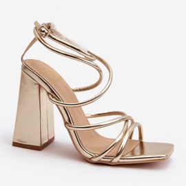 Divatos Josette arany magassarkú szandál aranysárga 2 Divatos Josette arany magassarkú szandál aranysárga 2