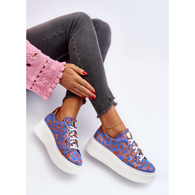 Bőr sportcipők a platformon Maciejka 06191-06 kék 2