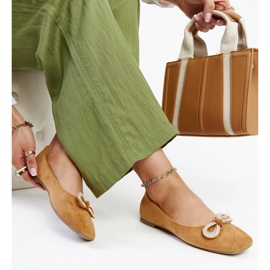 Barna balettlapok Gaillou masnival 1