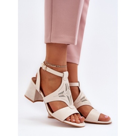 Bézs alacsony sarkú szandál Eleriva 2