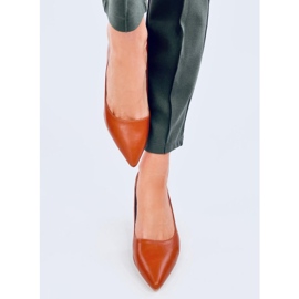 Greave Camel alacsony sarkú pumpák barna 1