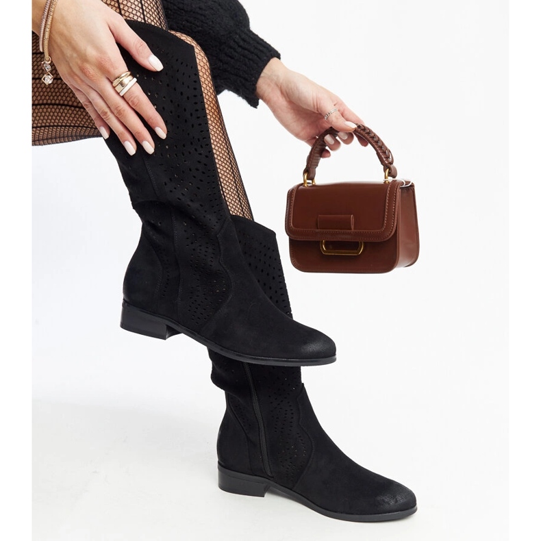 Vinceza fekete áttört bőrcsizma 1