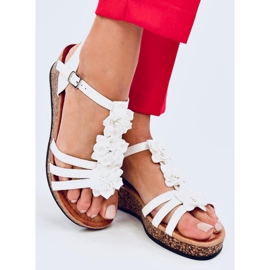 Fisken Fehér virágos ékszandál 2 Fisken Fehér virágos ékszandál 2