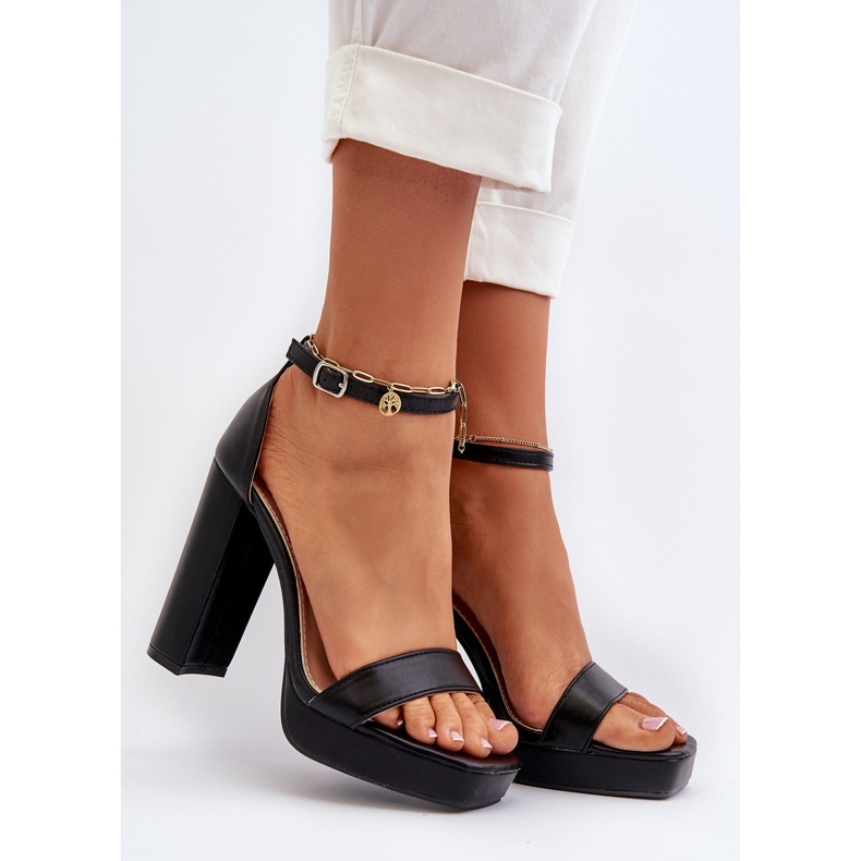 Fekete Trewenna magassarkú szandál 2
