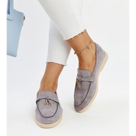 Szürke mokaszin fém medállal a Fiorano cégtől 2