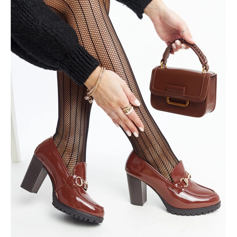 Barna patentos sarokpumpák a Giacomától 1