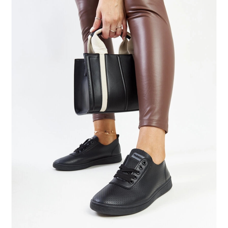 Fekete Yusra öko-bőr tornacipő 1