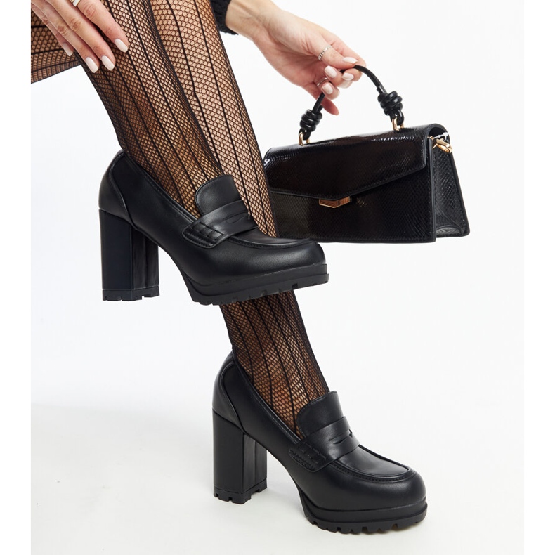 Fekete Sauda magas sarkú cipő 2