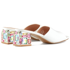 Fehér, alacsony sarkú, kristályos, női papucs 1