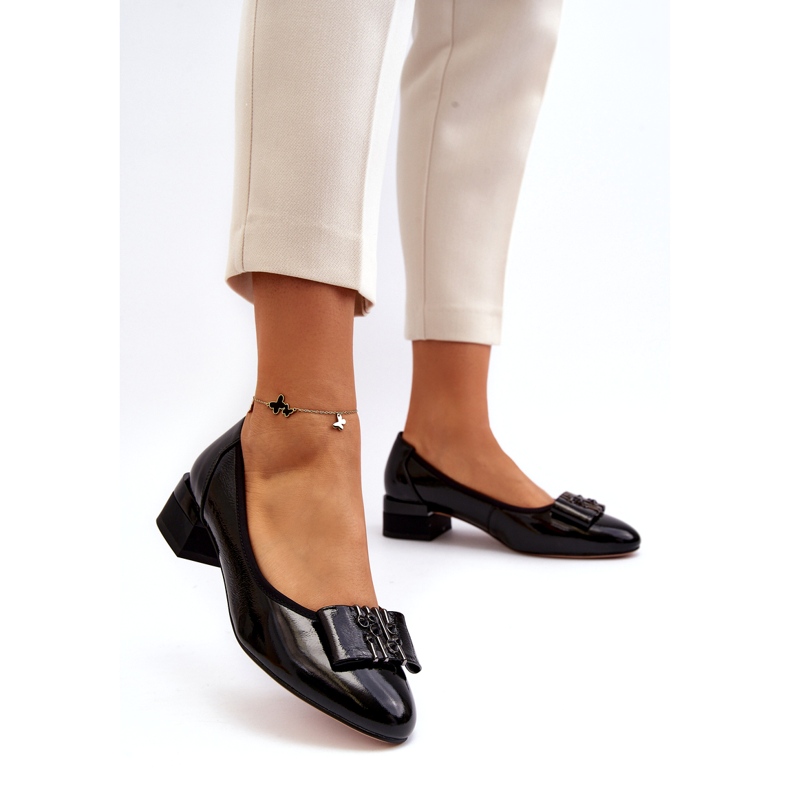 Vinceza Lakkbőr pumpák masnival egy blokkon, fekete 2