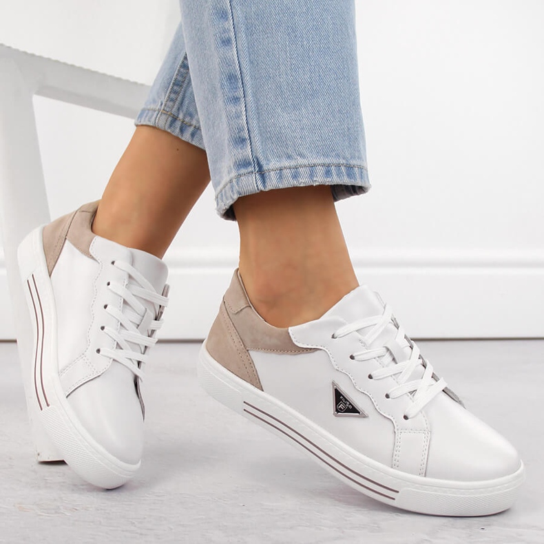 Női bőr fűzős sportcipő, fehér, Filippo DP6049 1