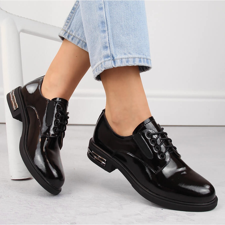 Fekete lakkbőr női oxford cipő Filippo DP6189 1