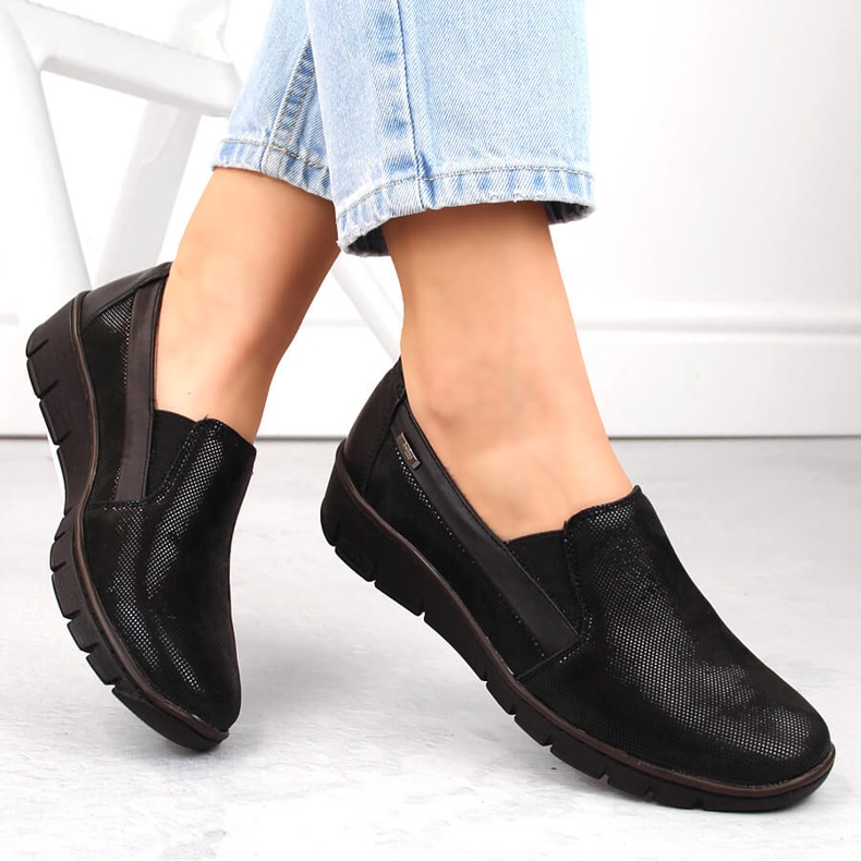 Kényelmes női bőrcipő, fekete Helios 350.015.011 1