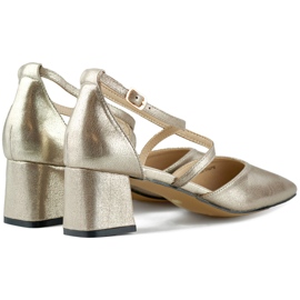 Ezüst színű pumpák pántokkal alacsony sarkon 1