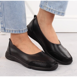 Női áttört bőr balerina fekete eVento 3621 1