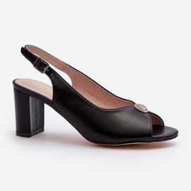 Evento Elegáns magassarkú szandál díszítéssel, fekete Trasea 1