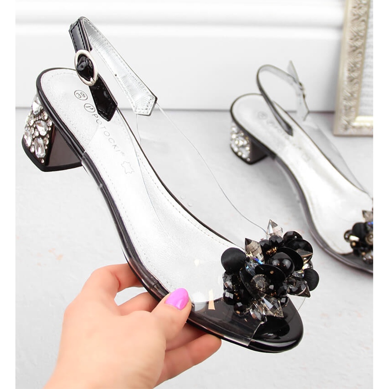 Átlátszó női szandál gyöngyökkel, fekete Potocki WS43300 1