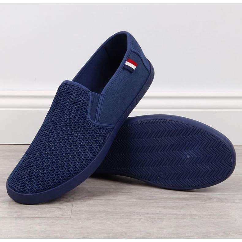 News HÍREK M EVE299B áttört tornacipő 2