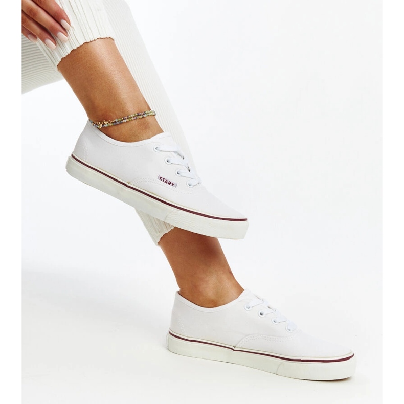 Fehér klasszikus Erla tornacipő 1