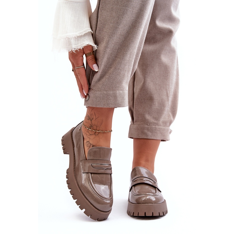 Diamantique Lapos sarkú bézs lakkcipők 1