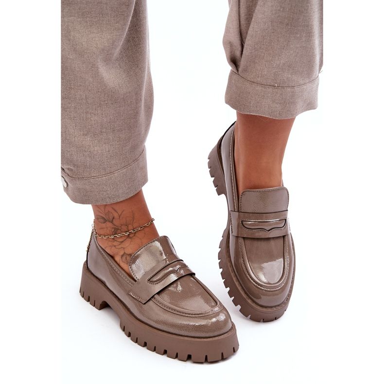 Diamantique Lapos sarkú bézs lakkcipők 2