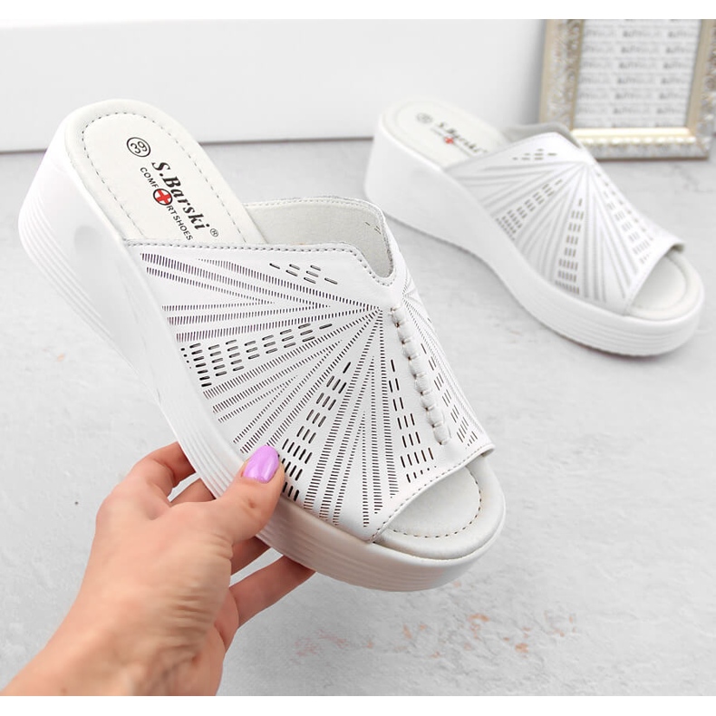 Kényelmes női bőr ékpapucs, fehér, S.Barski LR275 1