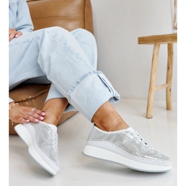 Ezüst bőr tornacipő az Amana platformon 1