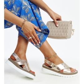 Ithar arany bőr platformszandál aranysárga 1