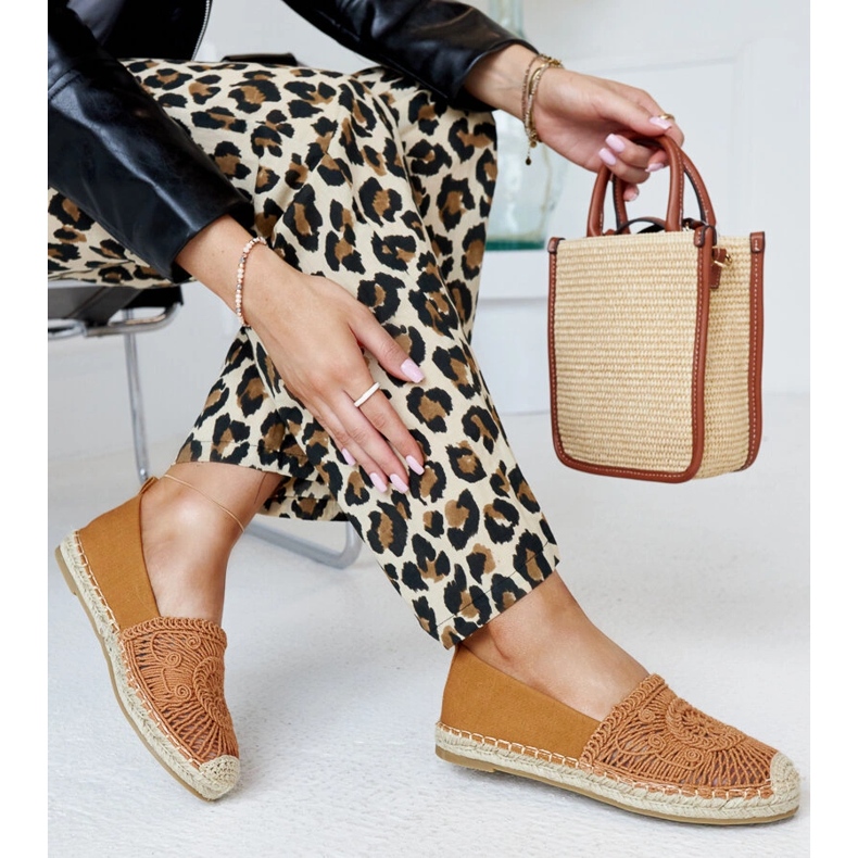 Barna espadrillák Kalba hímzéssel 1