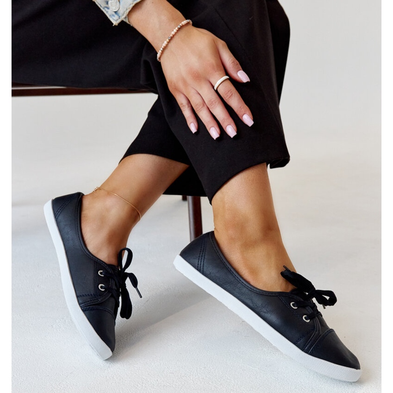 Sötétkék felbújós tornacipő Knudsen öko bőrből 1