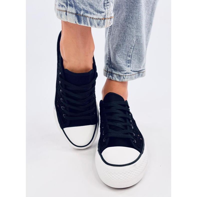 Ferrie Fekete csipke tornacipő 1