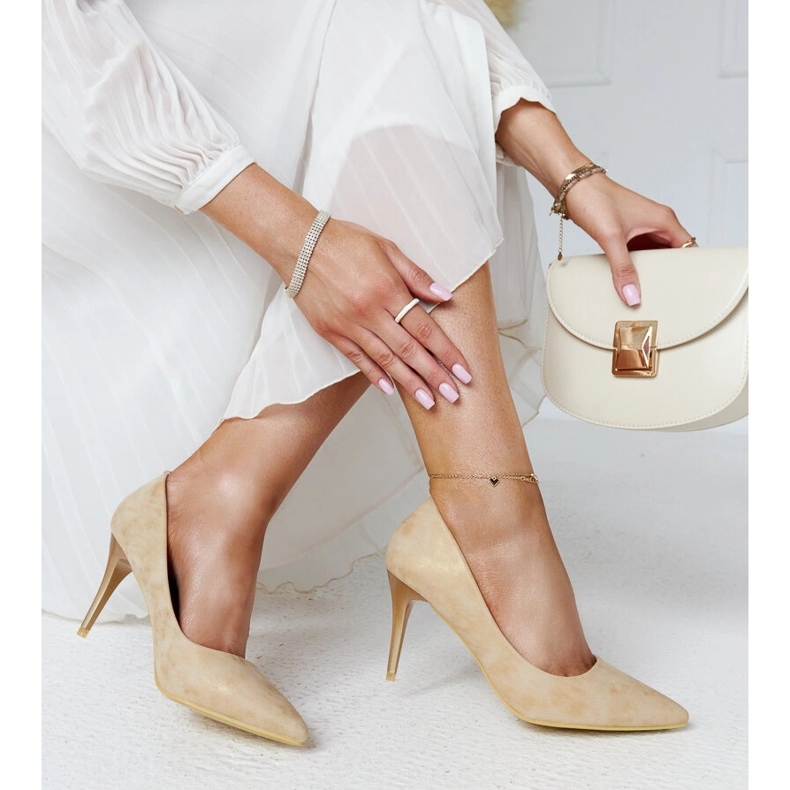 Soissons arany fémes magassarkú bőr talpbetéttel aranysárga 1