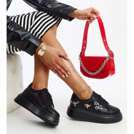 Fekete bőr cipő díszcsattal 1