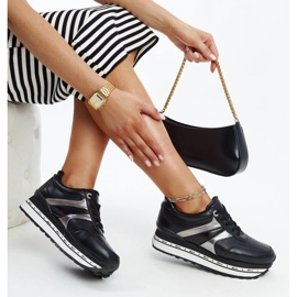 Fekete bőr cipő díszcsattal 1