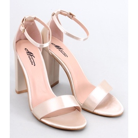 Ranae Sárgabarack blokk szandál bézs 1