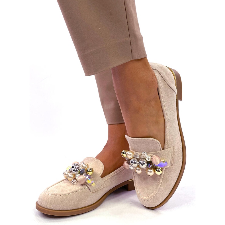 Anselme Bézs kőből készült naplopók 2