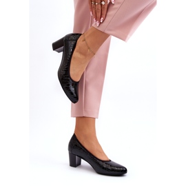 Vinceza Lakkbőr pumpák fekete dombornyomással 2