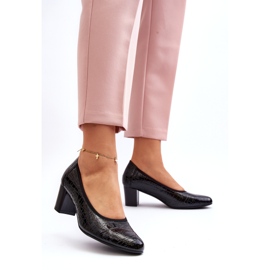 Vinceza Lakkbőr pumpák fekete dombornyomással 4