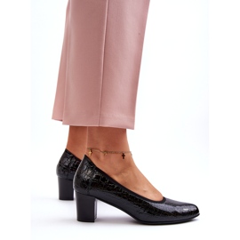 Vinceza Lakkbőr pumpák fekete dombornyomással 5