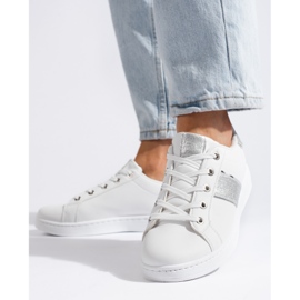 Női fehér sportcipő 1