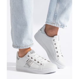 Női fehér sportcipő 2