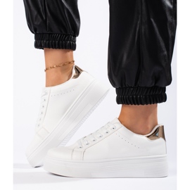 Fehér női sportcipő 1