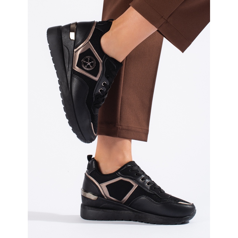 Női fekete sportcipő 1