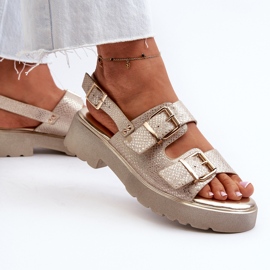 Női szandál csatokkal Eco Leather Gold Konantia aranysárga 2